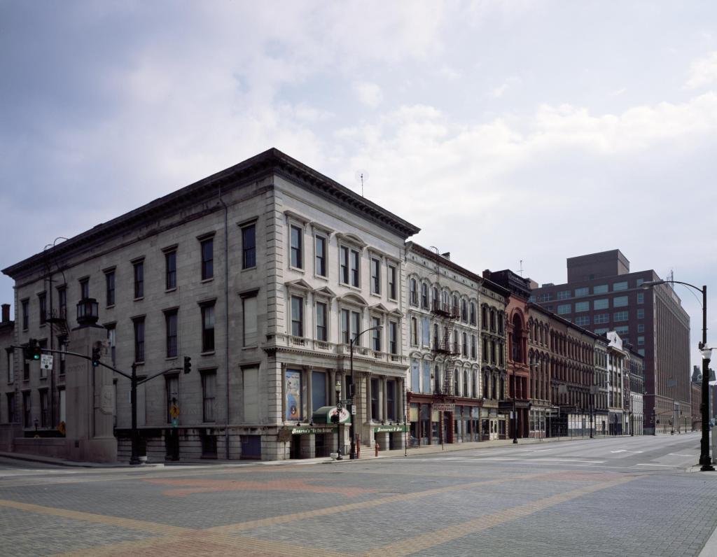 Samuel Little case: a downtown street in Louisville, Kentucky, photographed by Carol M. Highsmith sometime between 1980 and 2006 — the city where Little was arrested in 2012, though not this exact spot